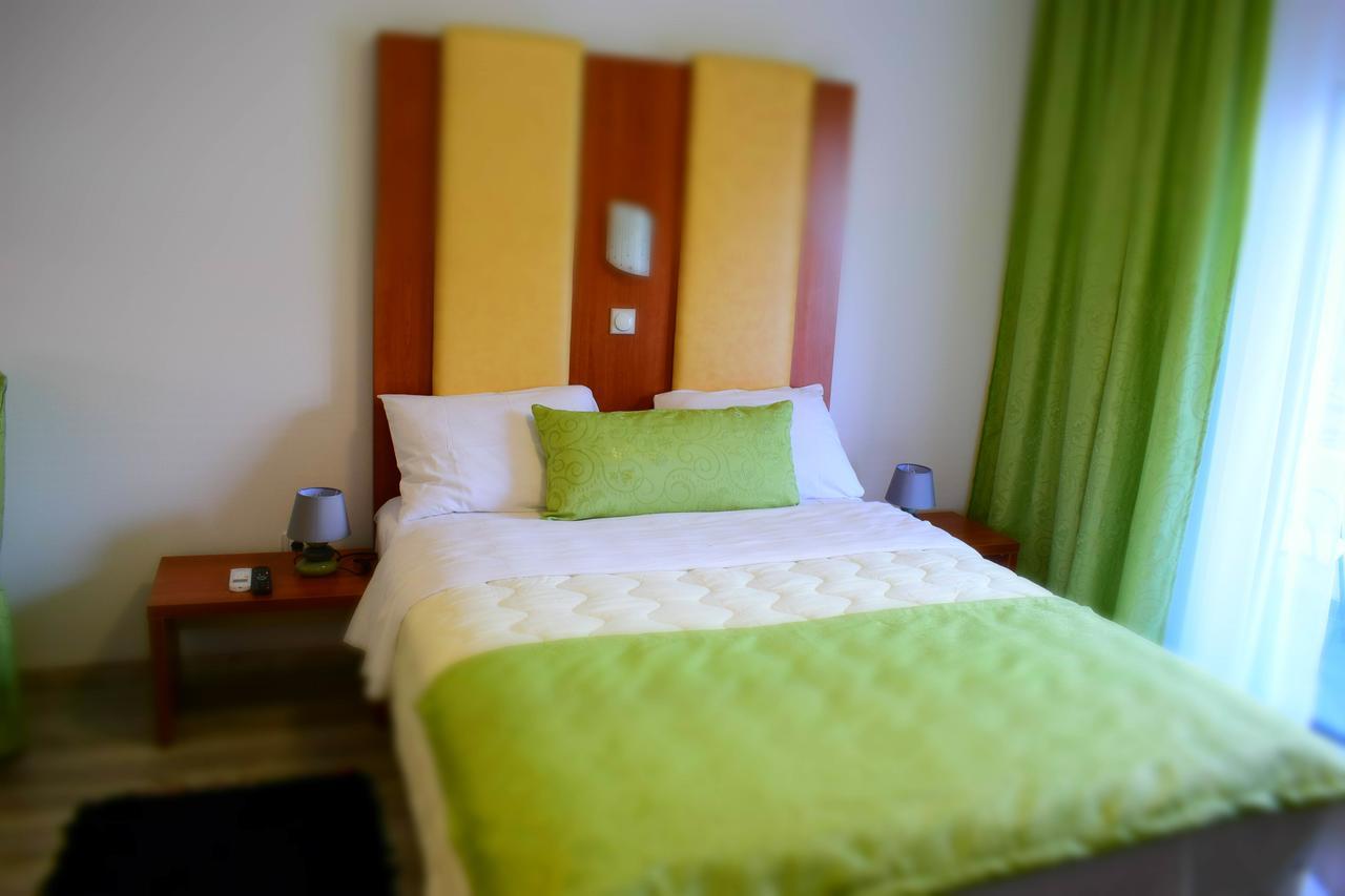 Apartments Stojanovic Улцинь Екстер'єр фото