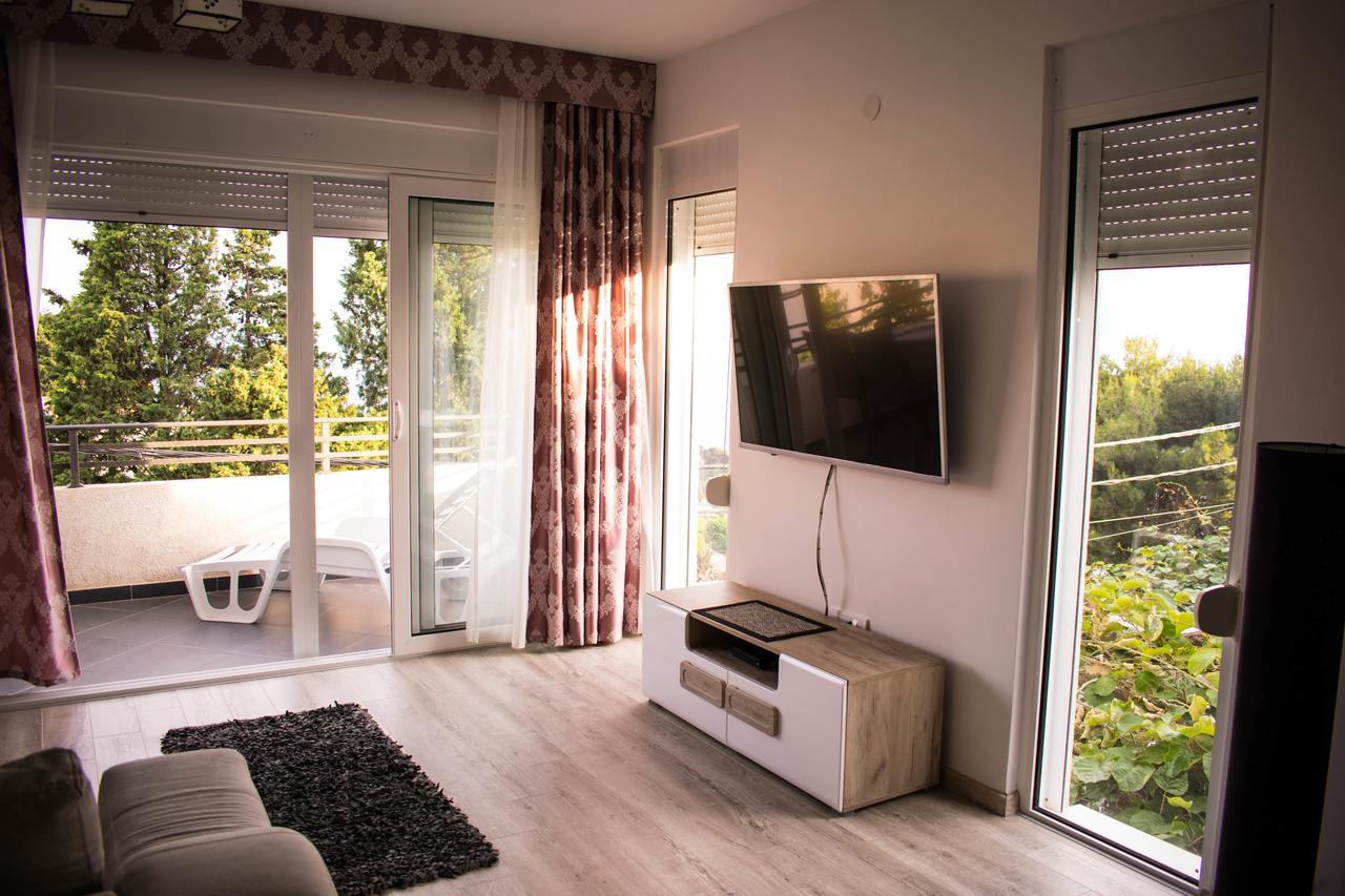 Apartments Stojanovic Улцинь Екстер'єр фото
