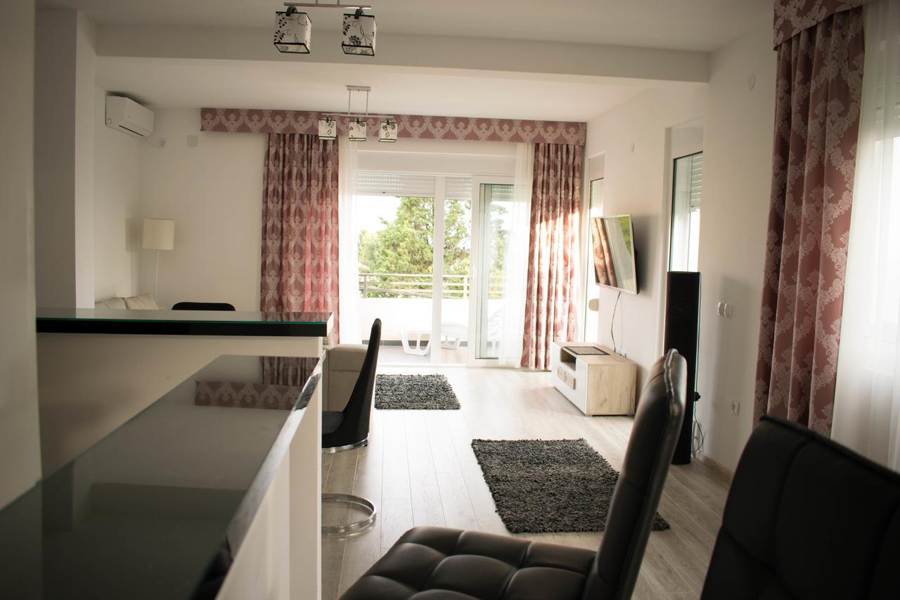 Apartments Stojanovic Улцинь Екстер'єр фото