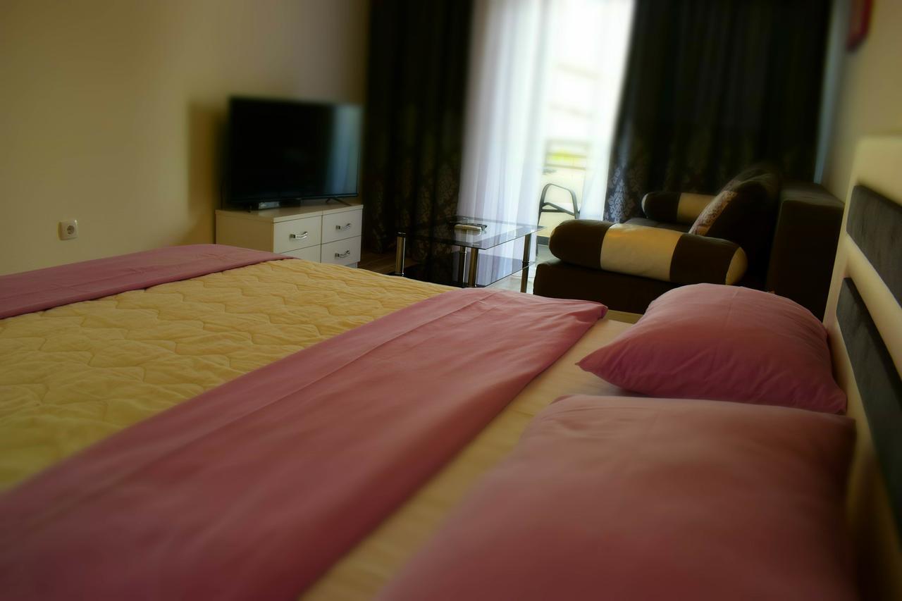 Apartments Stojanovic Улцинь Екстер'єр фото