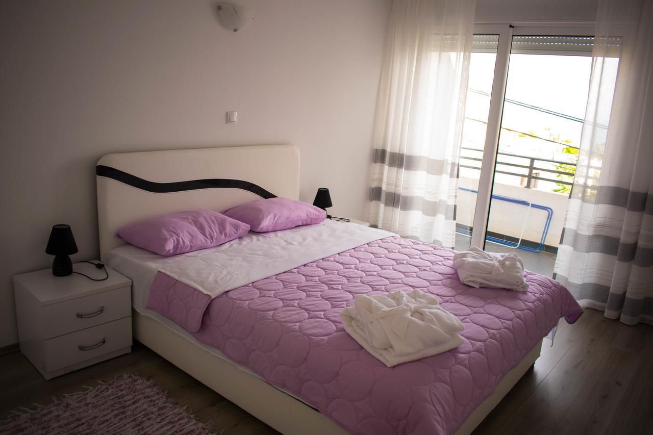 Apartments Stojanovic Улцинь Екстер'єр фото